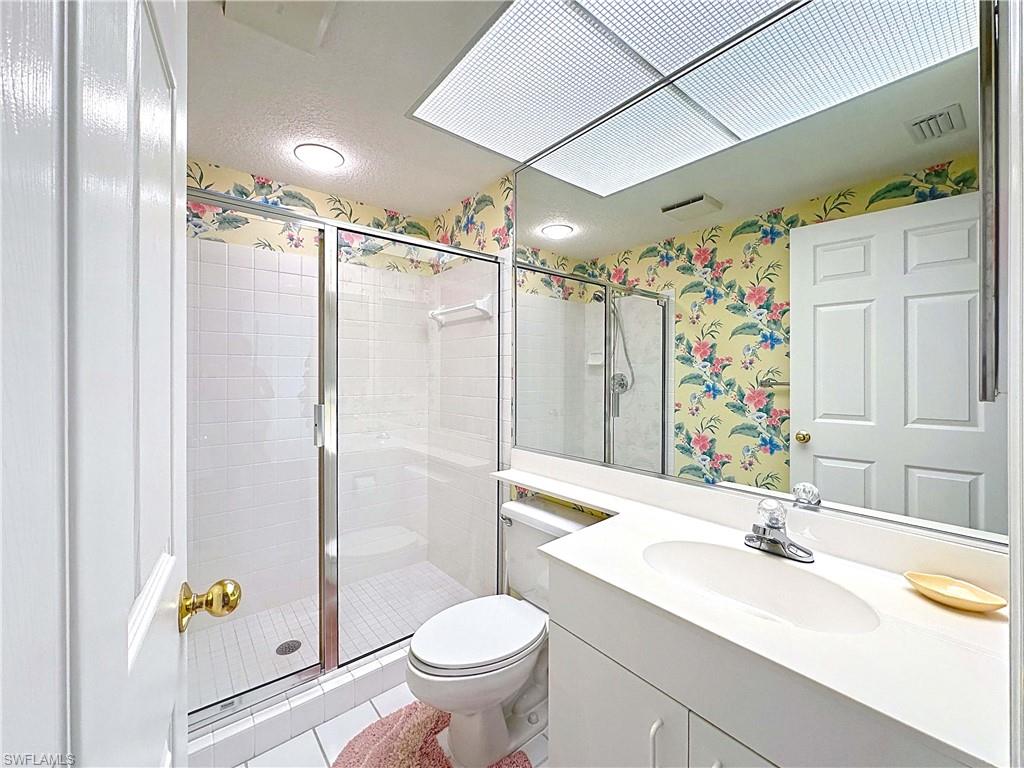 BAREFOOT BEACH CLUB - Residential