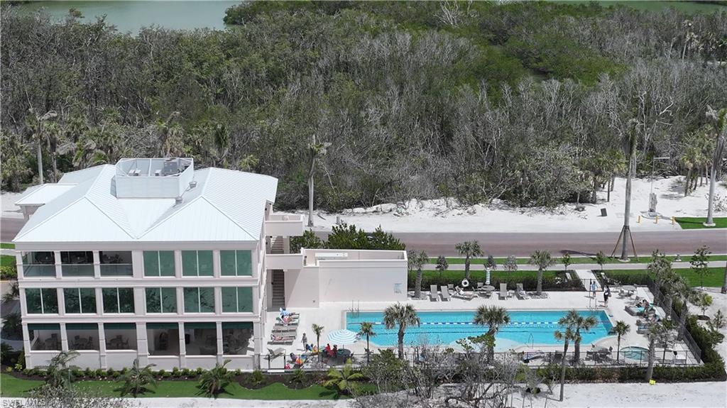 BAREFOOT BEACH CLUB - Residential