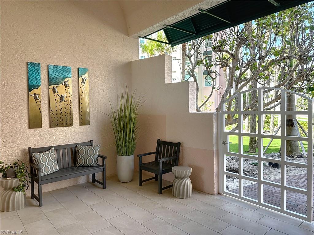 BAREFOOT BEACH CLUB - Residential