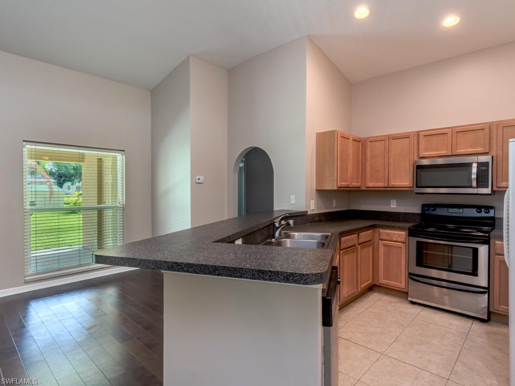 SAN CARLOS PARK - Residential