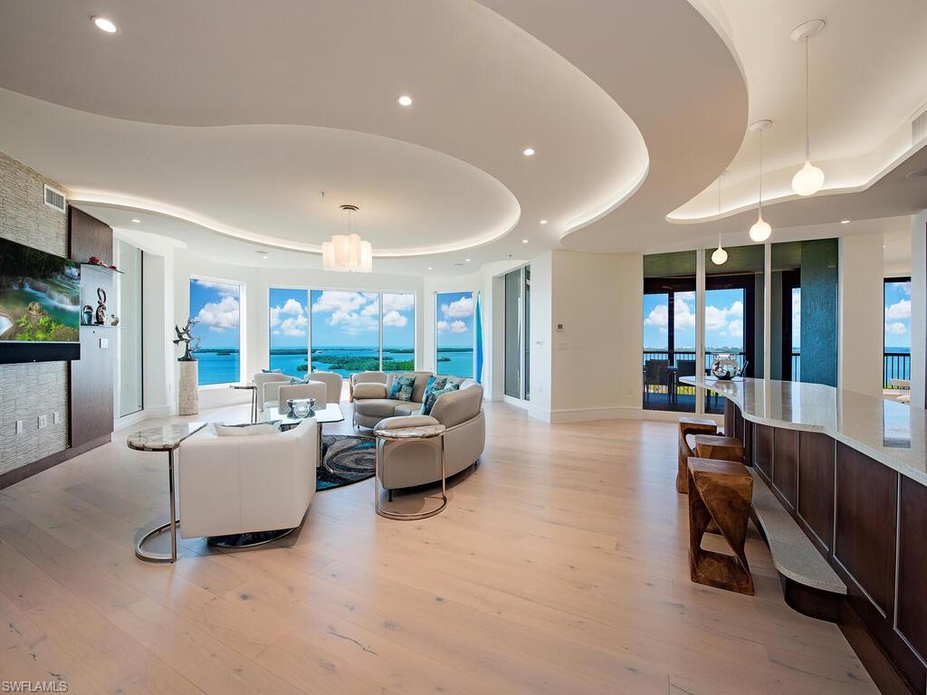 LA SCALA AT THE COLONY - Residential