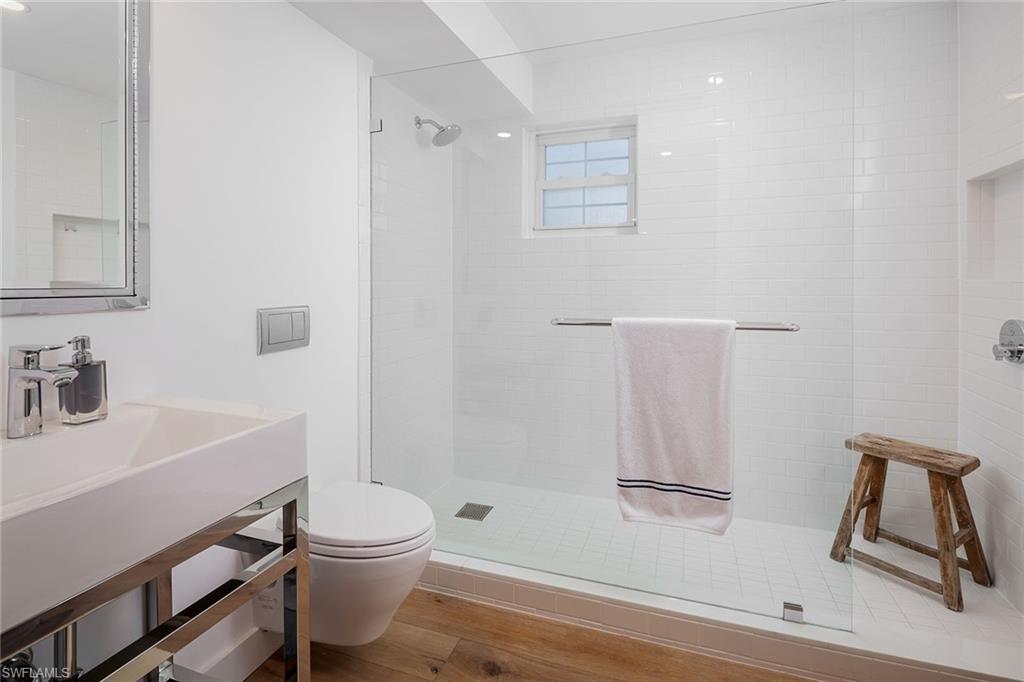 SHORES OF NAPLES - Residential