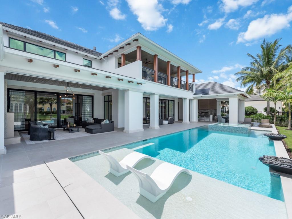 BAY COLONY SHORES - Residential