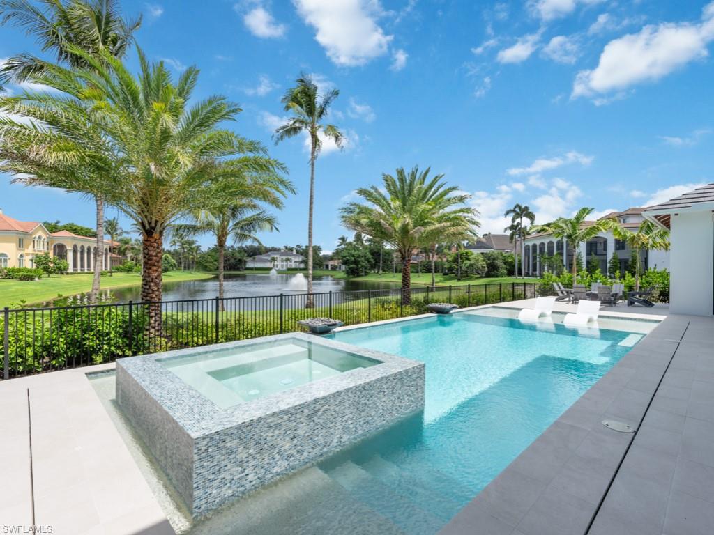 BAY COLONY SHORES - Residential
