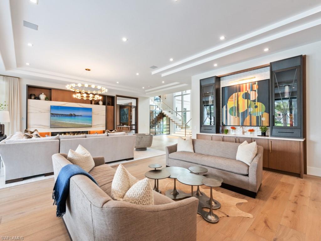 BAY COLONY SHORES - Residential