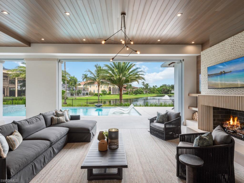 BAY COLONY SHORES - Residential