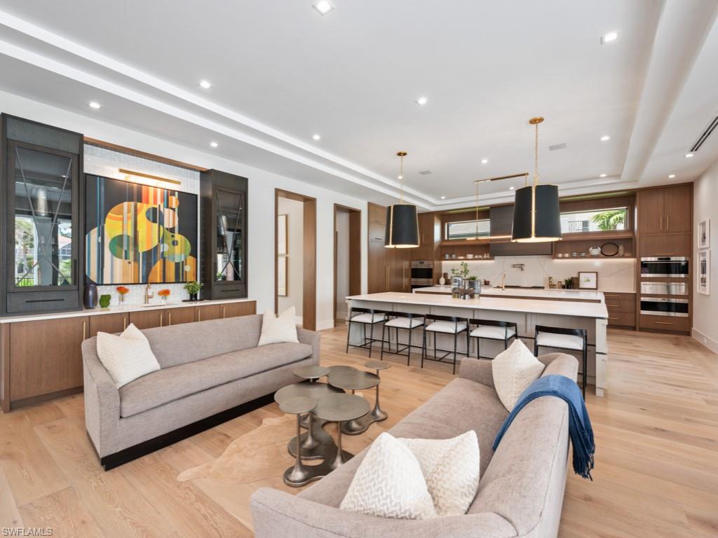 BAY COLONY SHORES - Residential