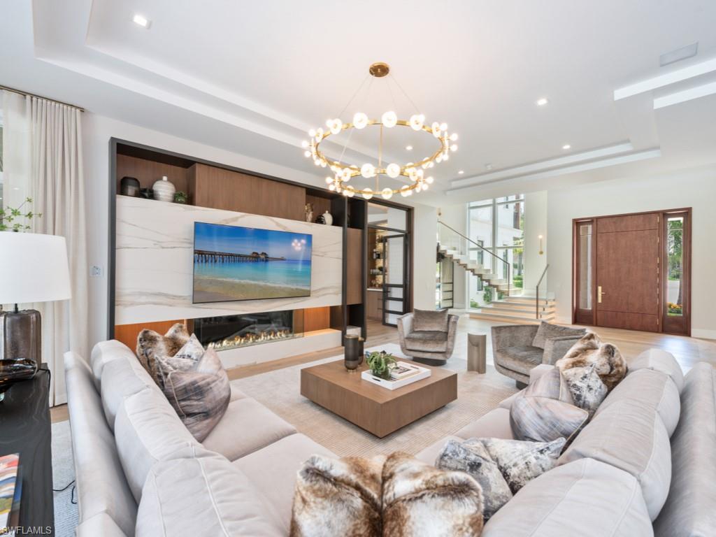 BAY COLONY SHORES - Residential