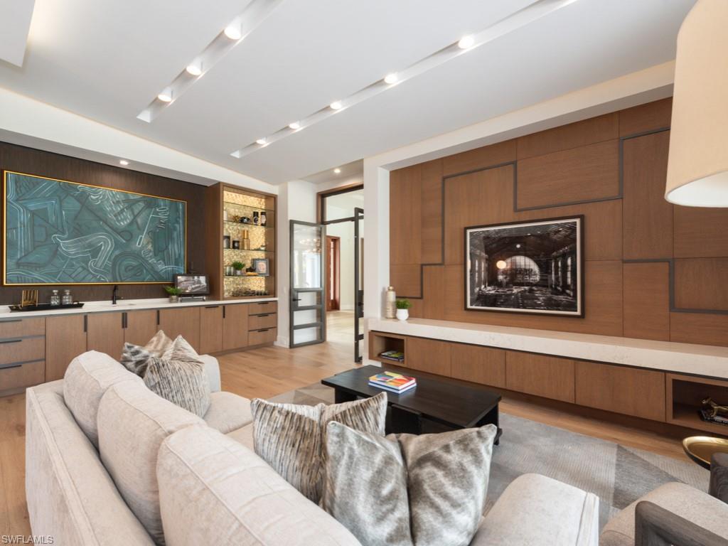 BAY COLONY SHORES - Residential