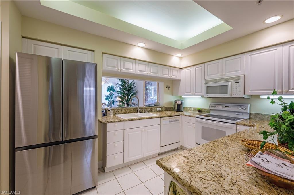 COMMONS AT WYNDEMERE - Residential