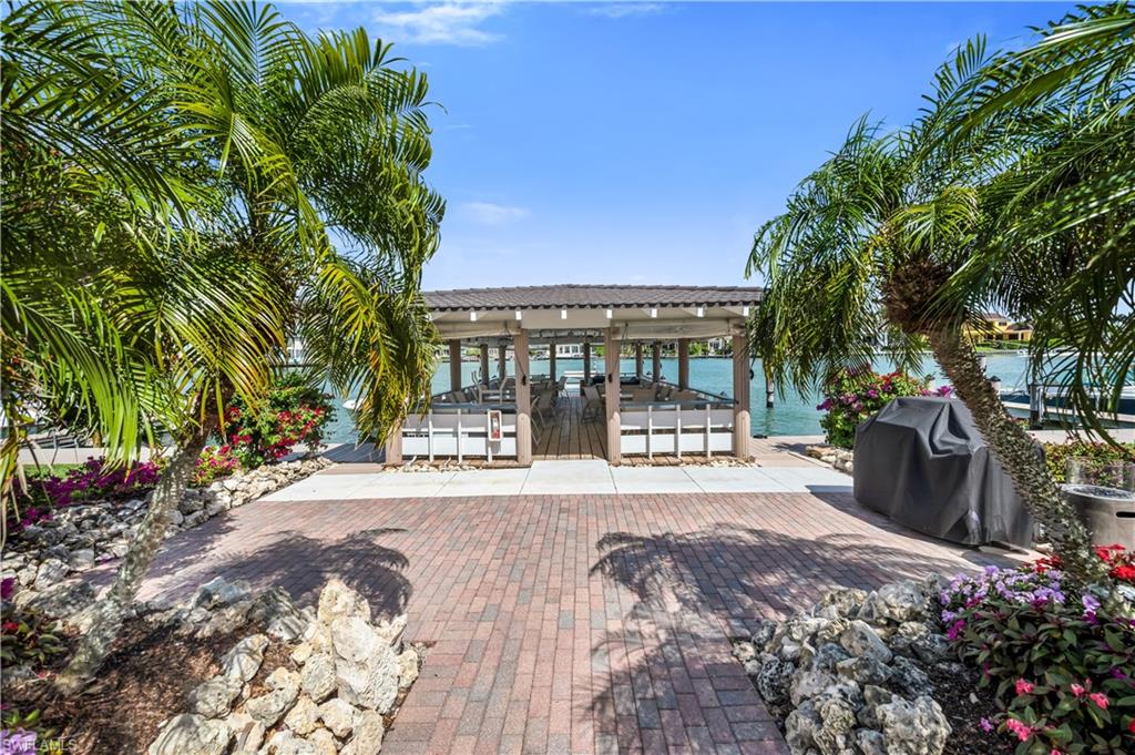 HARBORSIDE GARDENS - Residential