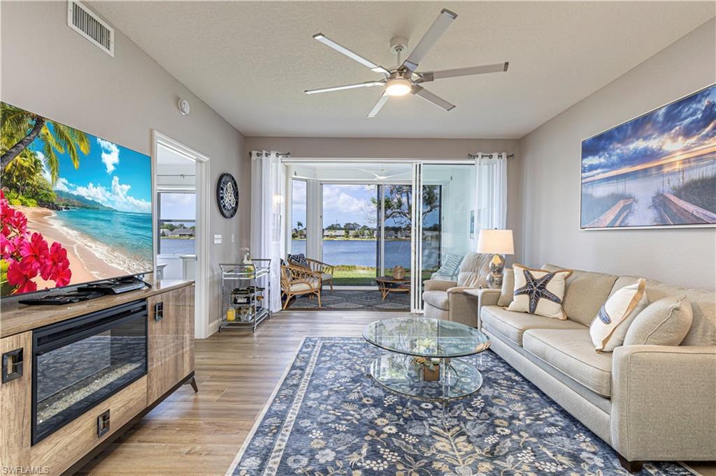 CROWN POINTE SHORES - Residential