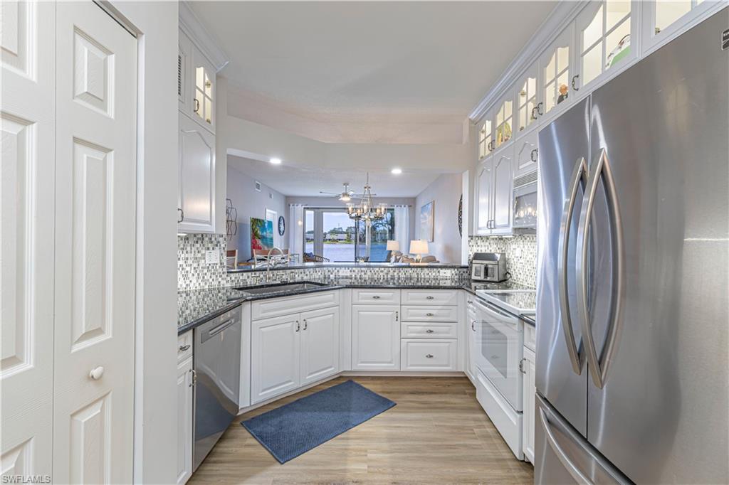 CROWN POINTE SHORES - Residential