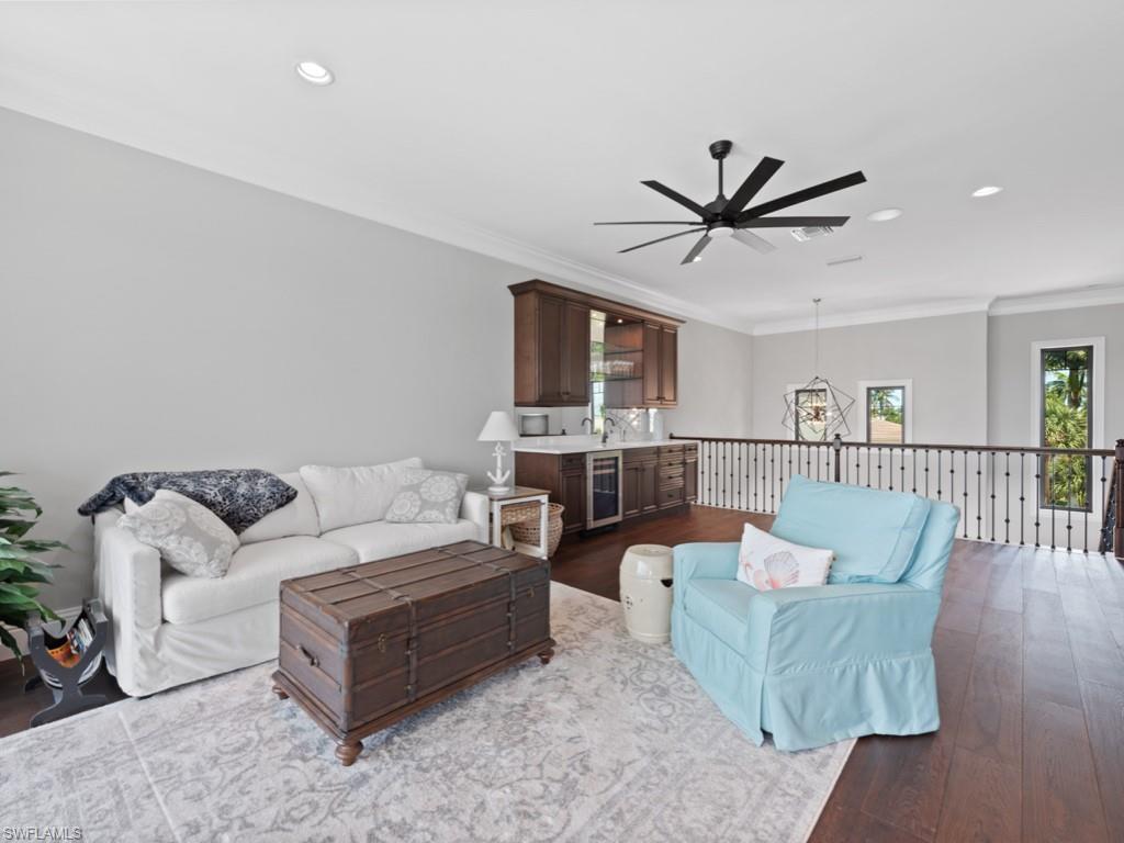 MARCO BEACH - Residential