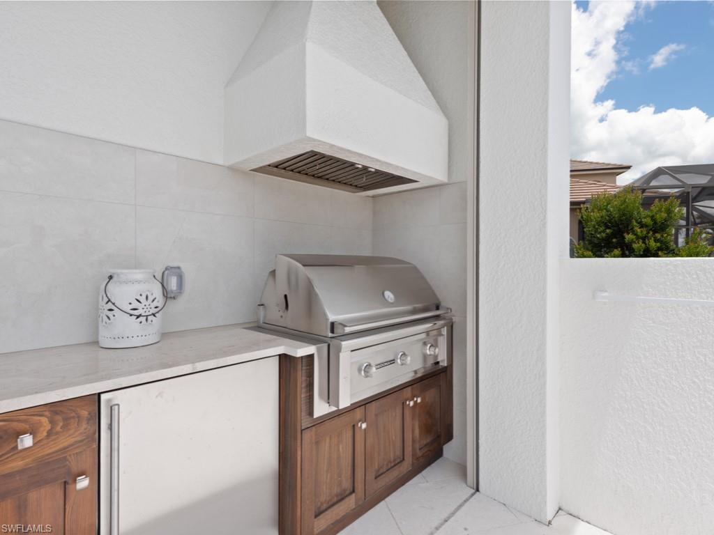 MARCO BEACH - Residential