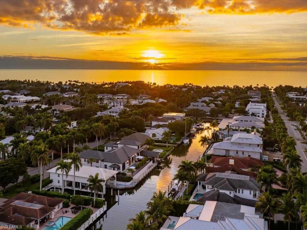 AQUALANE SHORES - Residential