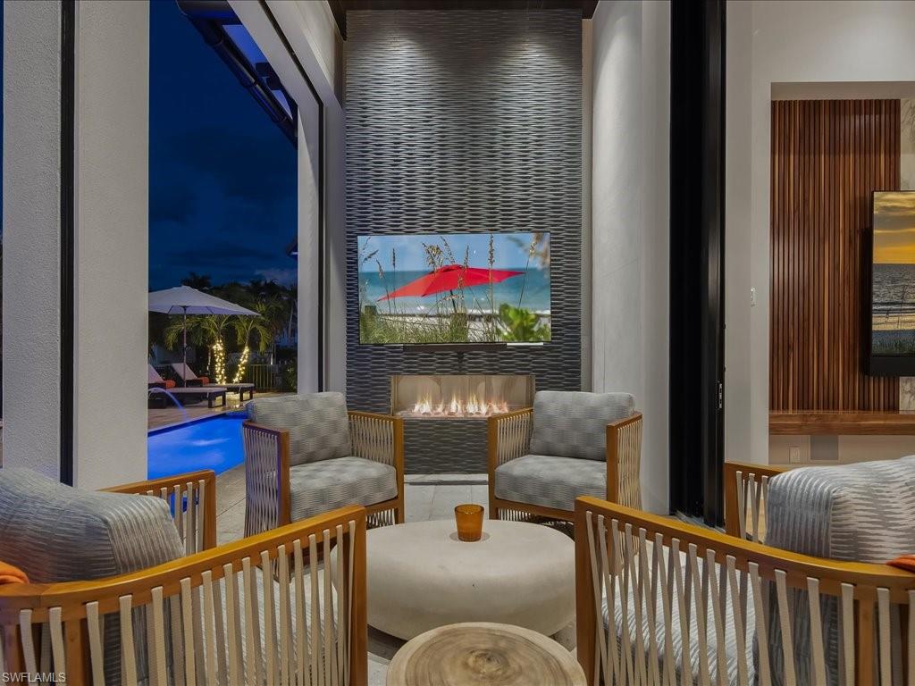 AQUALANE SHORES - Residential