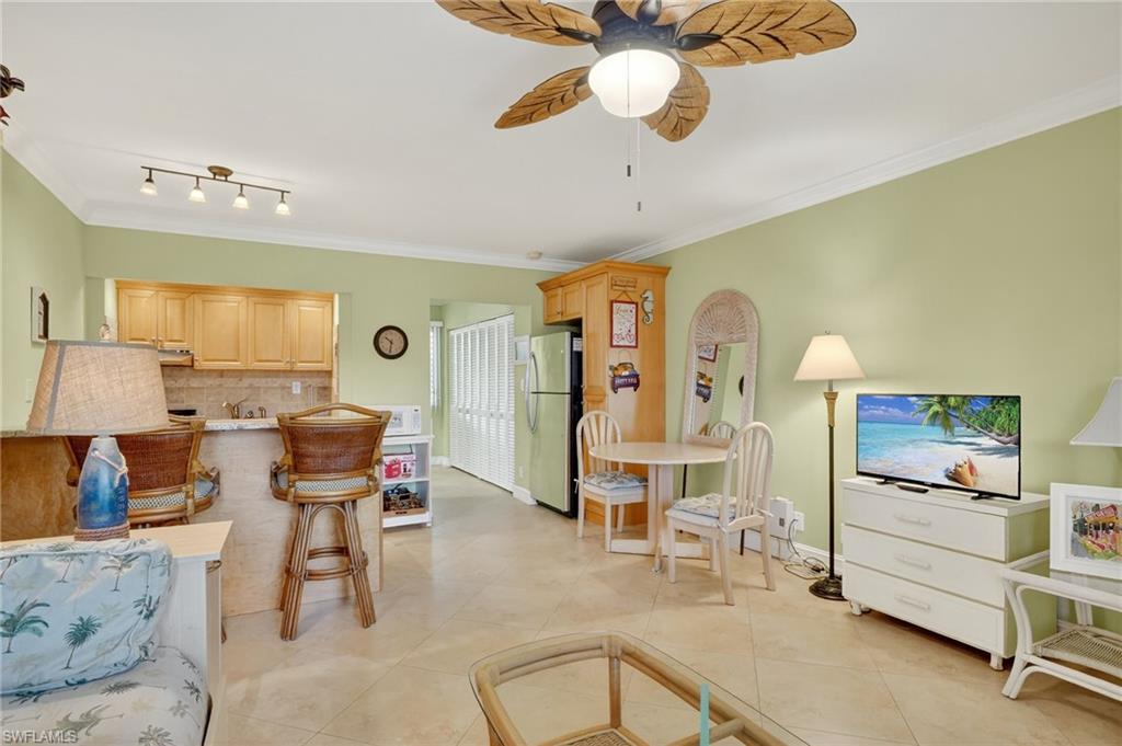 AQUARIUS APTS OF MARCO ISLAND - Residential
