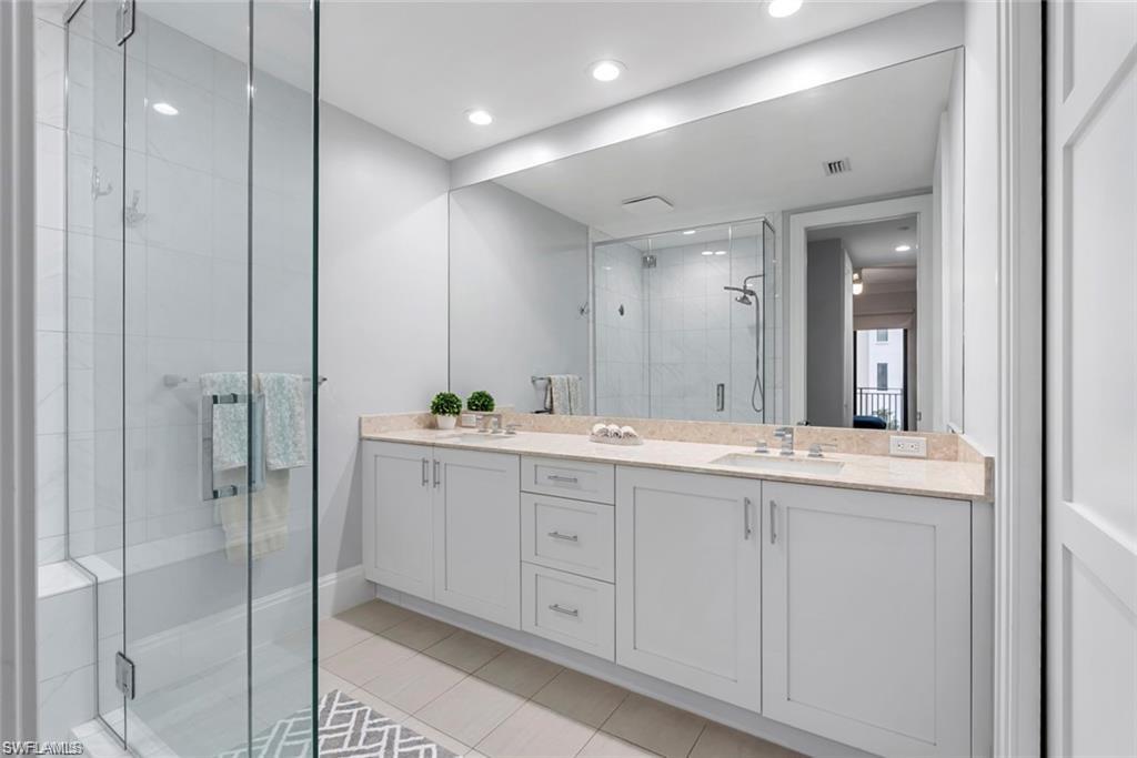 NAPLES SQUARE - Residential Lease