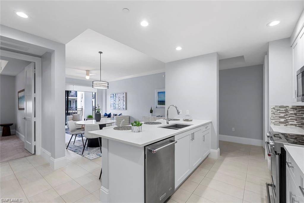 NAPLES SQUARE - Residential Lease