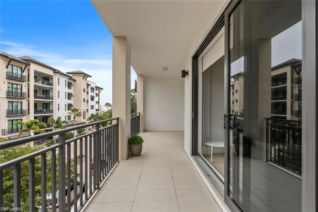 NAPLES SQUARE - Residential Lease