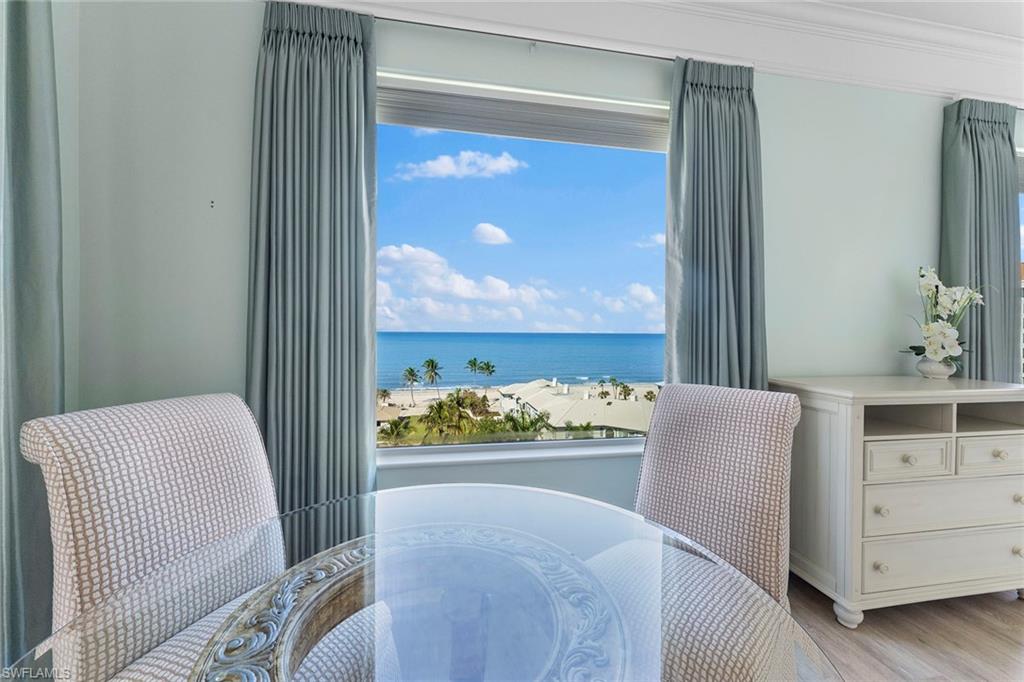 SEASONS AT NAPLES CAY - Residential