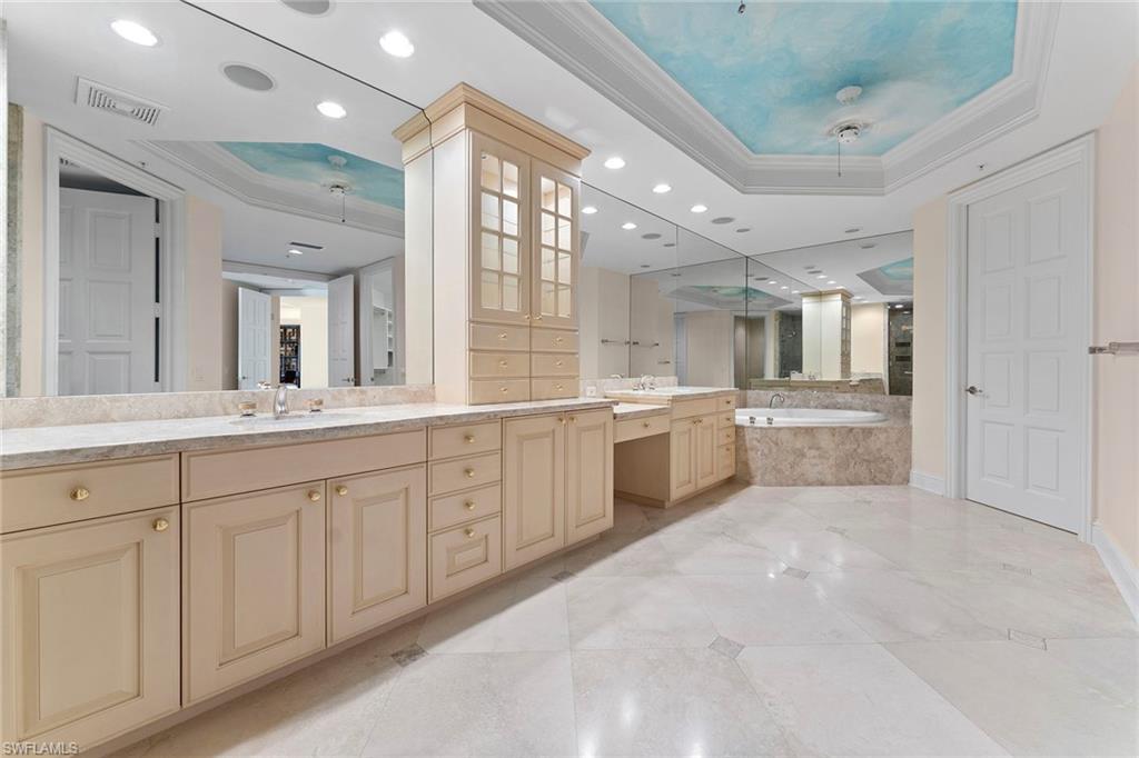 SEASONS AT NAPLES CAY - Residential