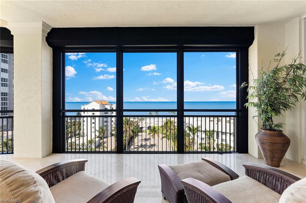 SEASONS AT NAPLES CAY - Residential