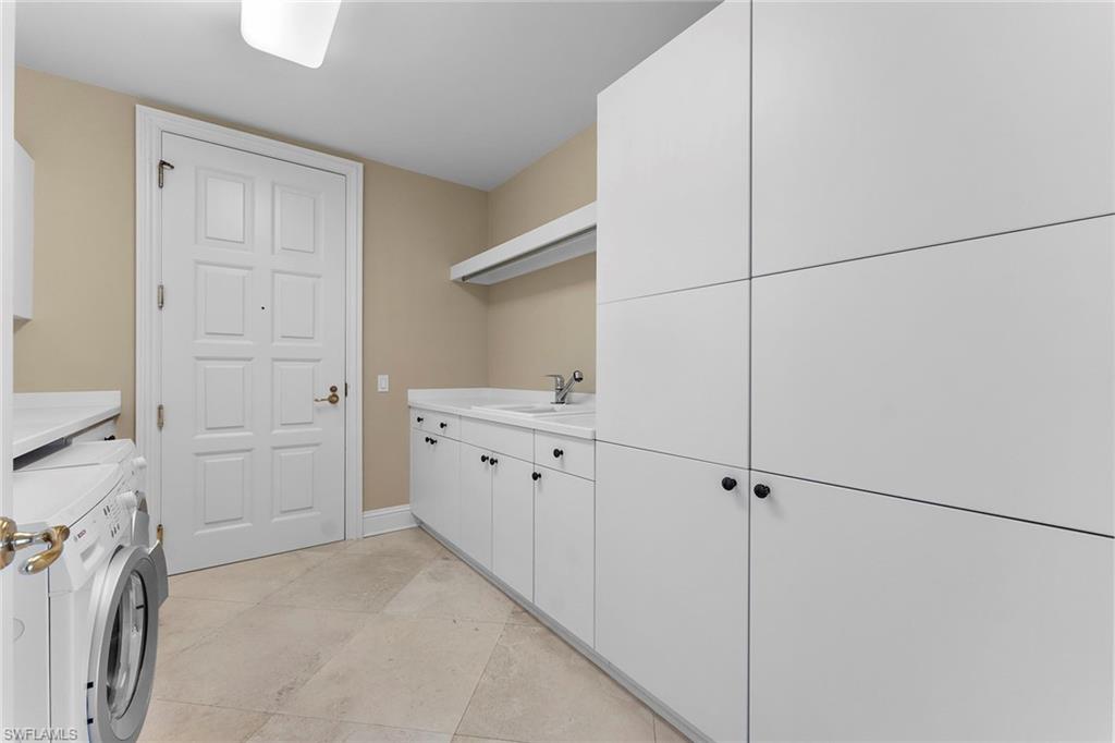 SEASONS AT NAPLES CAY - Residential