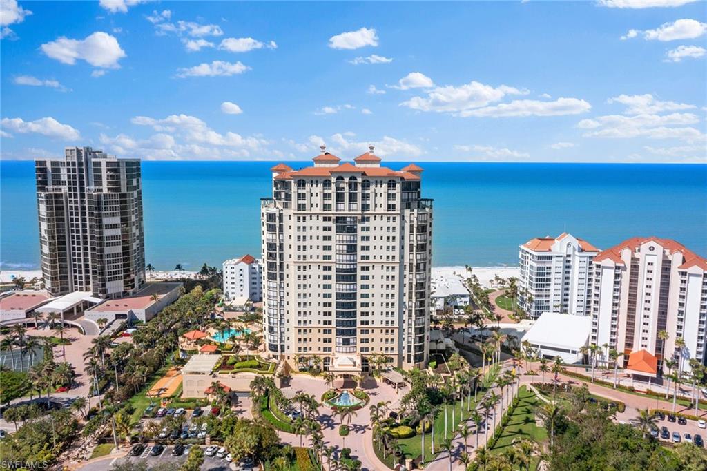 SEASONS AT NAPLES CAY - Residential