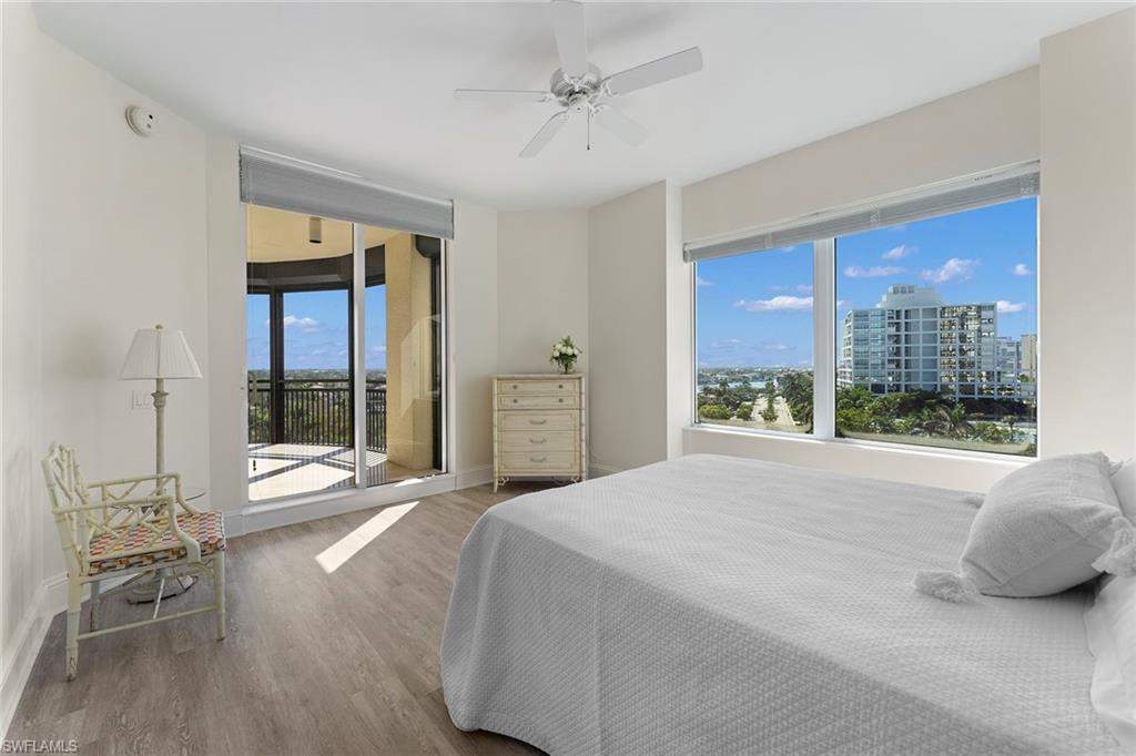 SEASONS AT NAPLES CAY - Residential