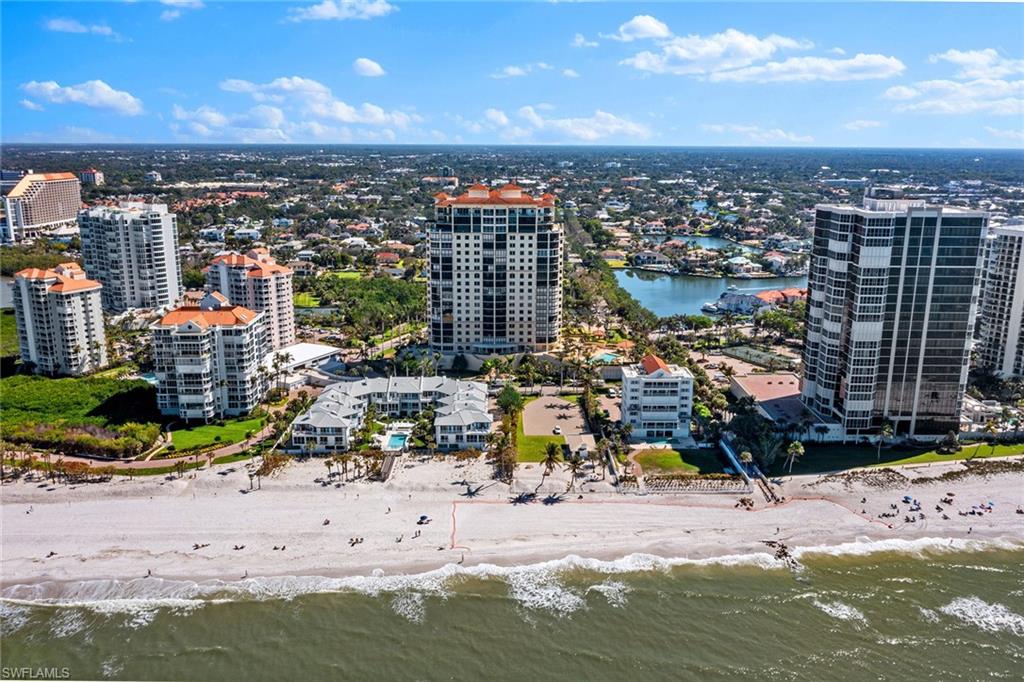 SEASONS AT NAPLES CAY - Residential