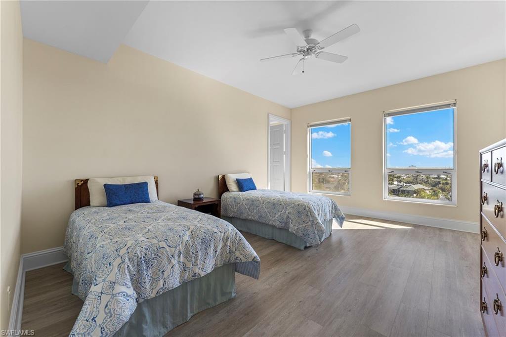 SEASONS AT NAPLES CAY - Residential