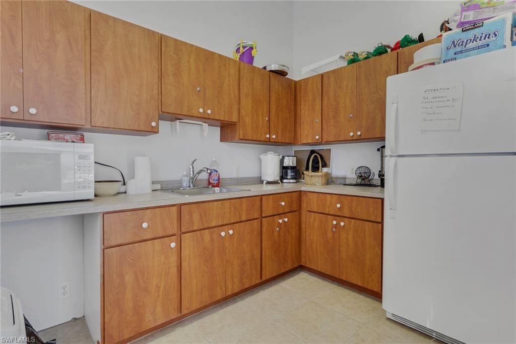 COLONY LAKES - Residential