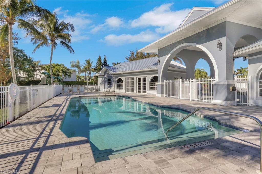 COLONY LAKES - Residential