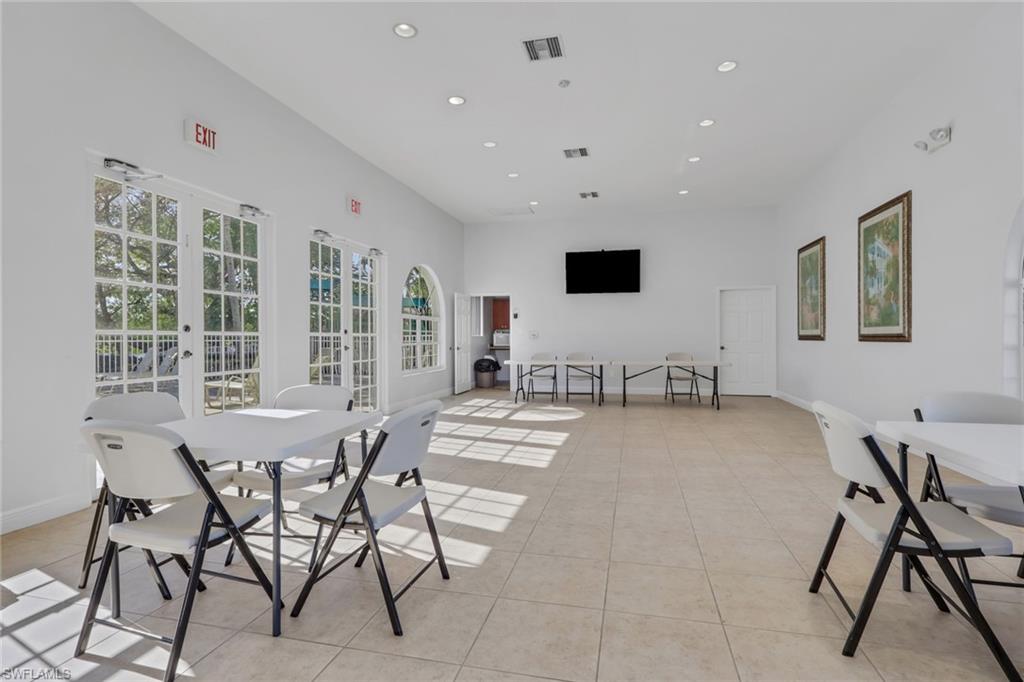 COLONY LAKES - Residential