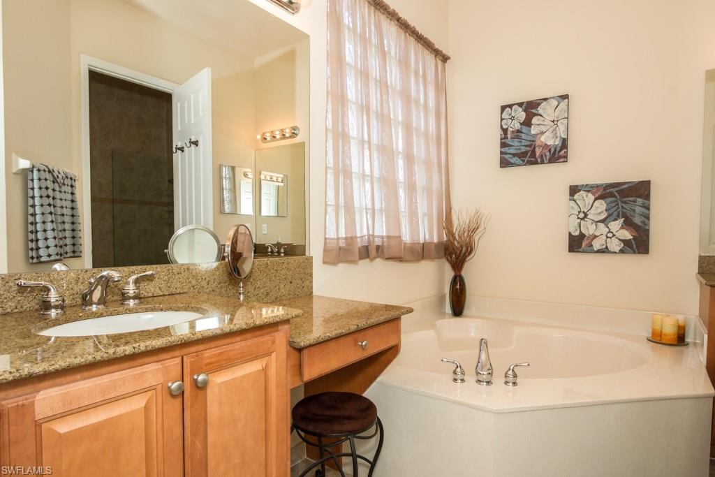 BOTANICA LAKES - Residential