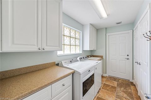 Townhouse in BONITA SPRINGS FL 15437 Orlanda DR 19.jpg