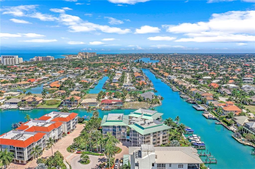 TROPICAL ISLE - Residential