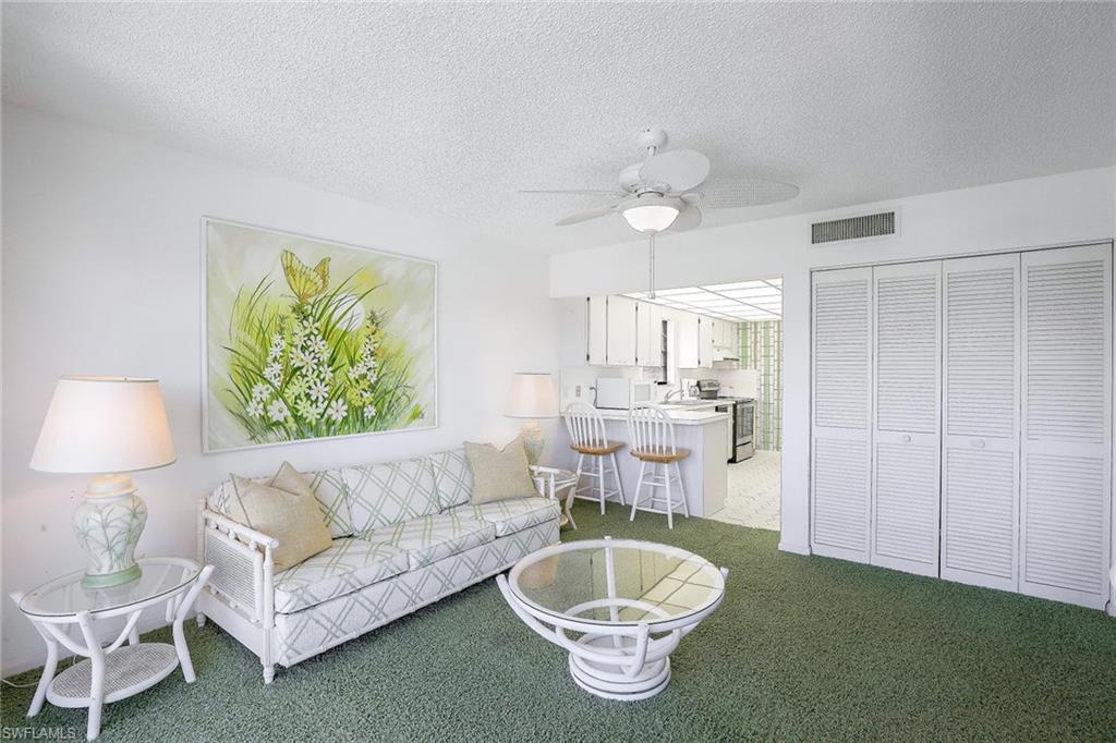 TROPICAL ISLE - Residential