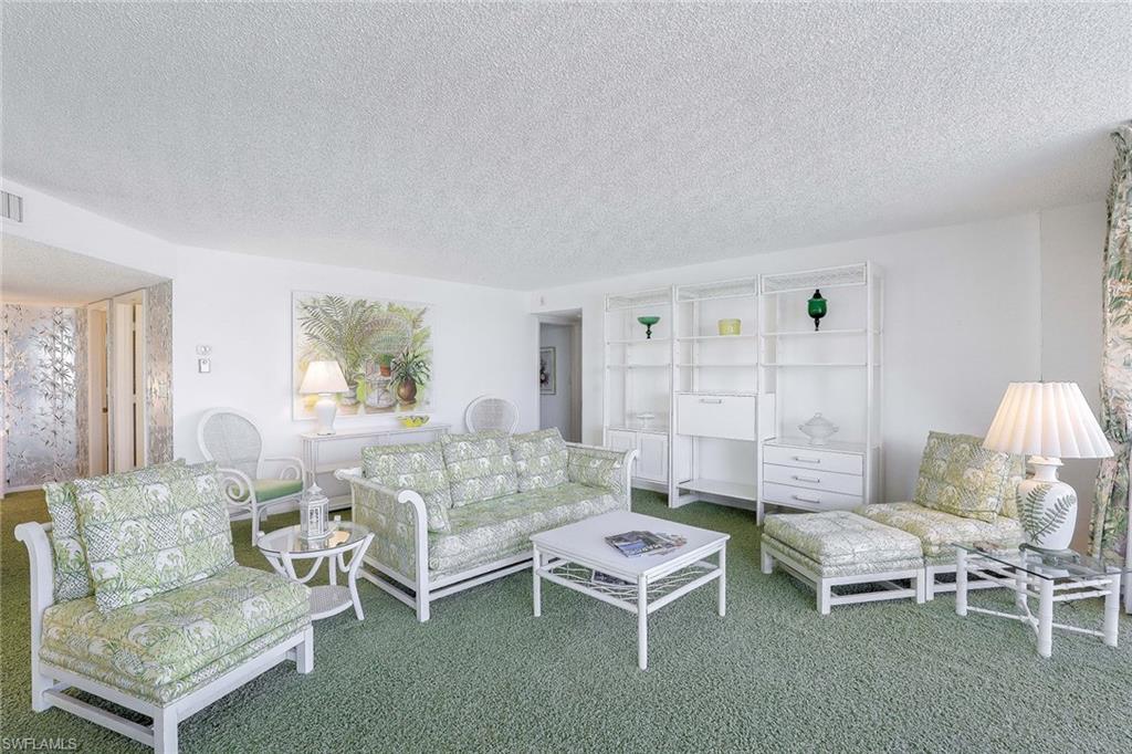 TROPICAL ISLE - Residential