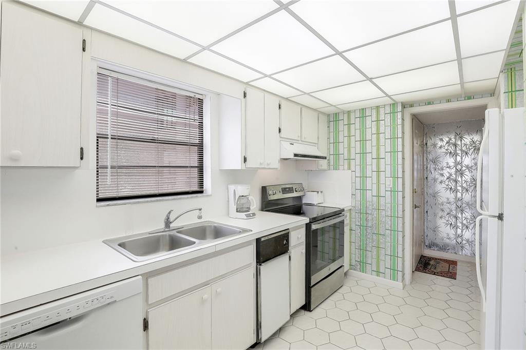 TROPICAL ISLE - Residential