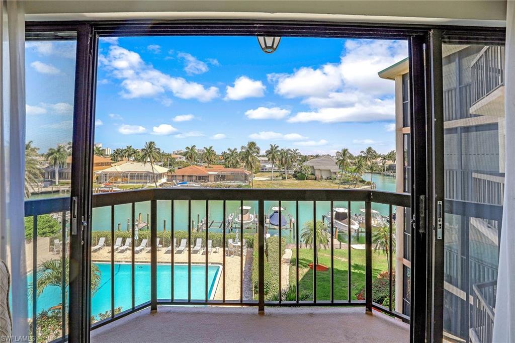 TROPICAL ISLE - Residential