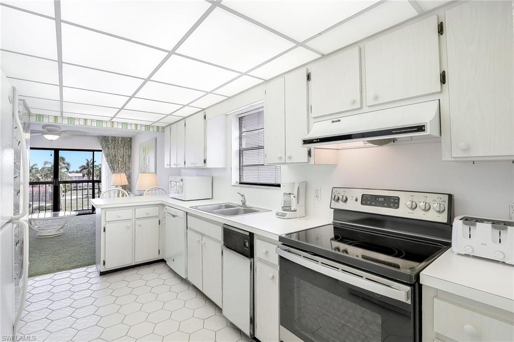 TROPICAL ISLE - Residential