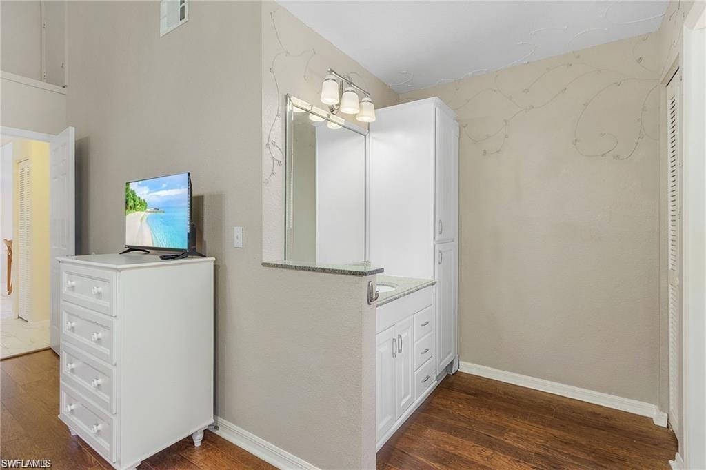 EMERALD WOODS - Residential