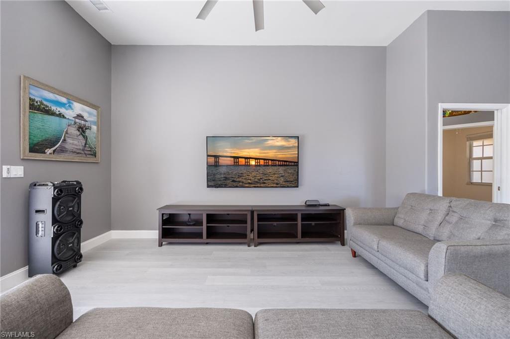 MOODY RIVER ESTATES - Residential Lease