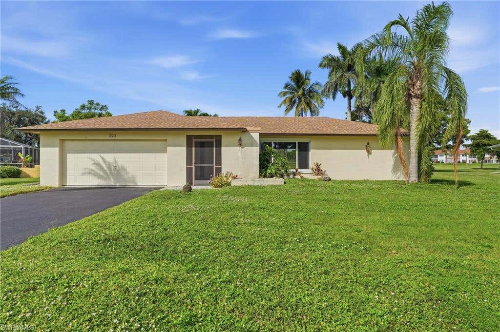 Photo of 223 Pine Valley CIR, NAPLES, FL 34113 (MLS # 226026694)