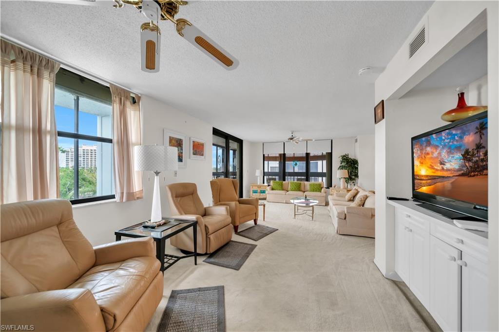 SCHOONER BAY - Residential