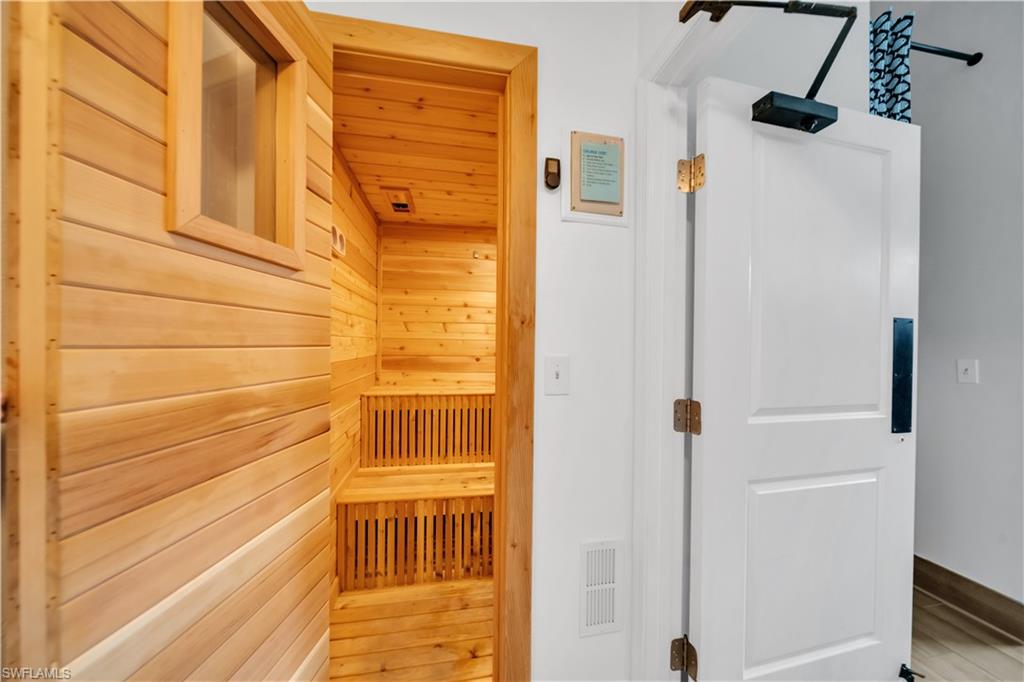 SCHOONER BAY - Residential