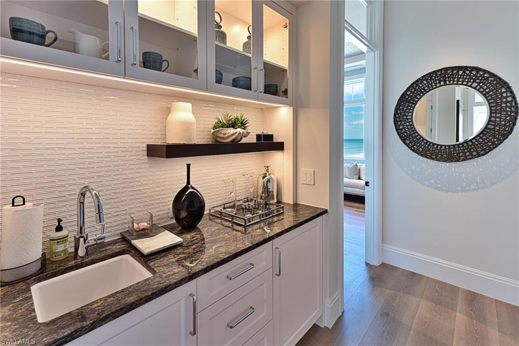 BAREFOOT BEACH - Residential